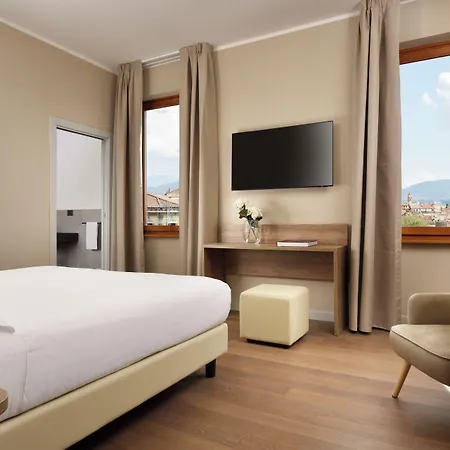 Essence 3* Florencja