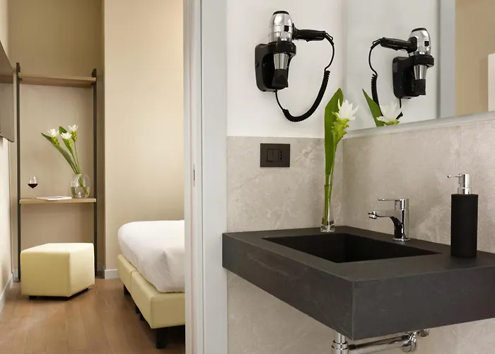 Essence Hotel 3*